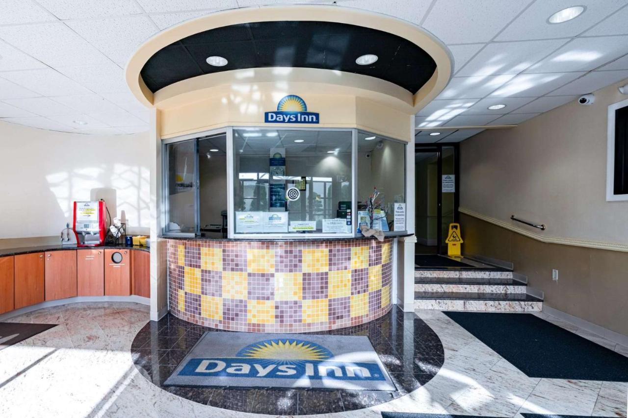Days Inn By Wyndham Hartford/Closest Downtown Exterior foto