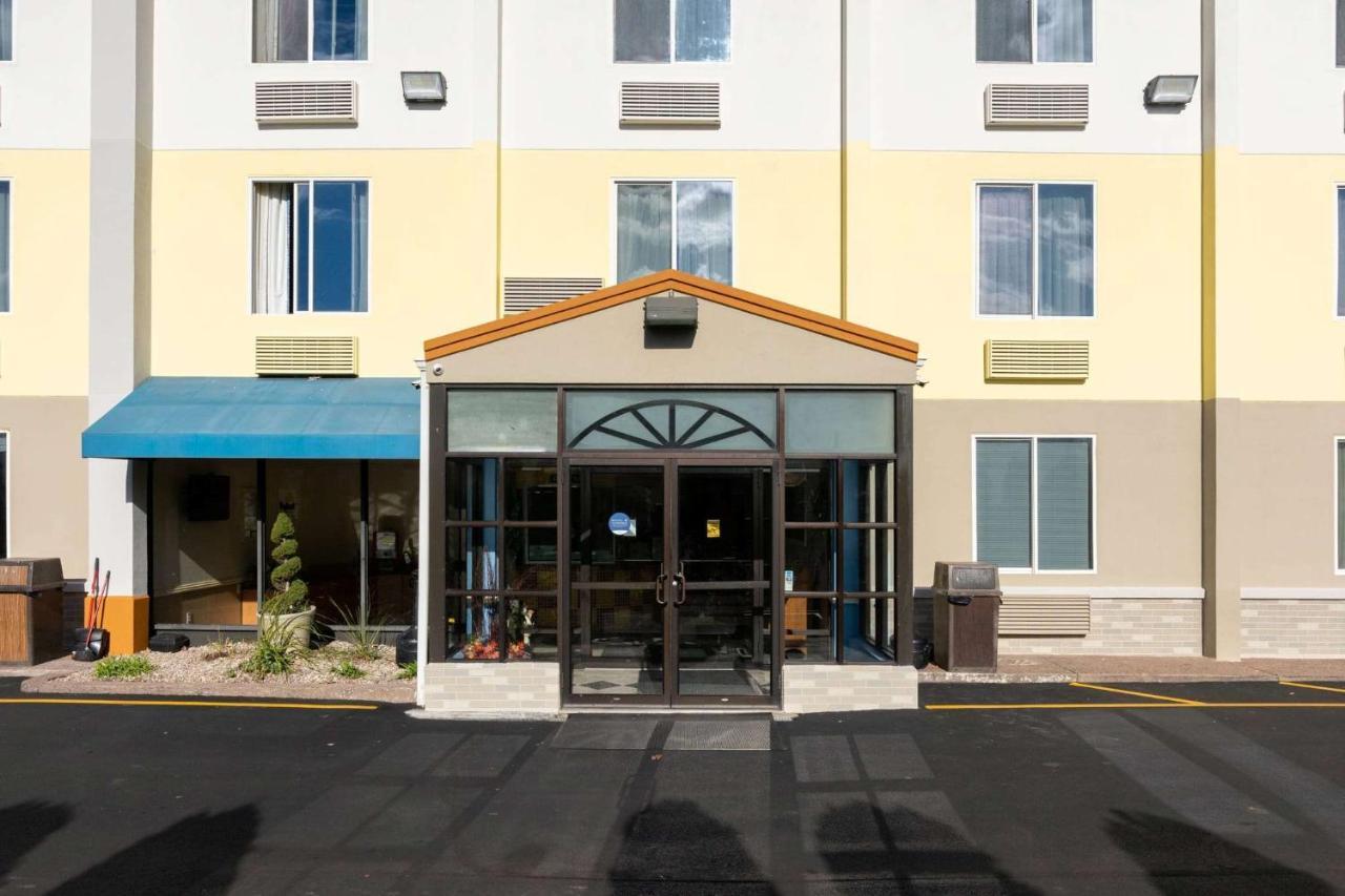 Days Inn By Wyndham Hartford/Closest Downtown Exterior foto