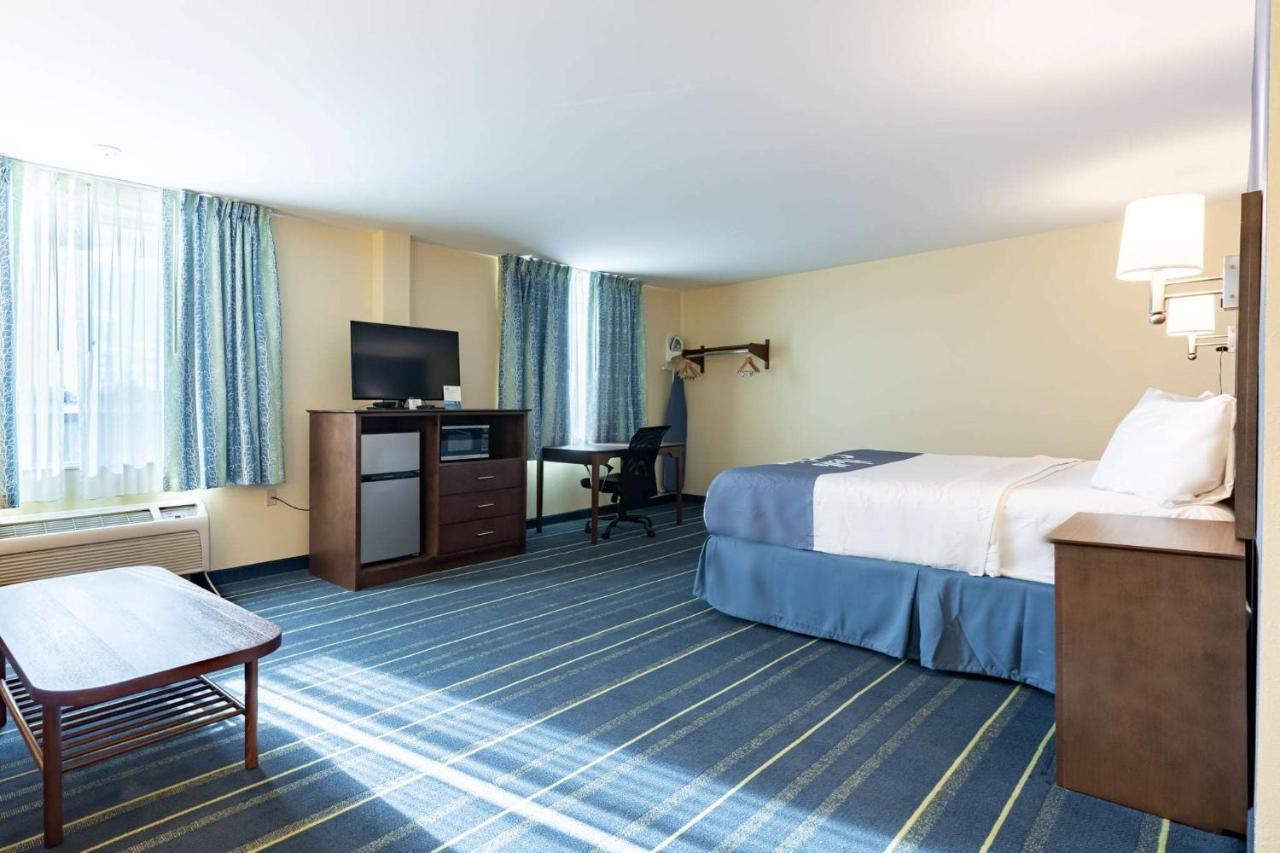 Days Inn By Wyndham Hartford/Closest Downtown Exterior foto