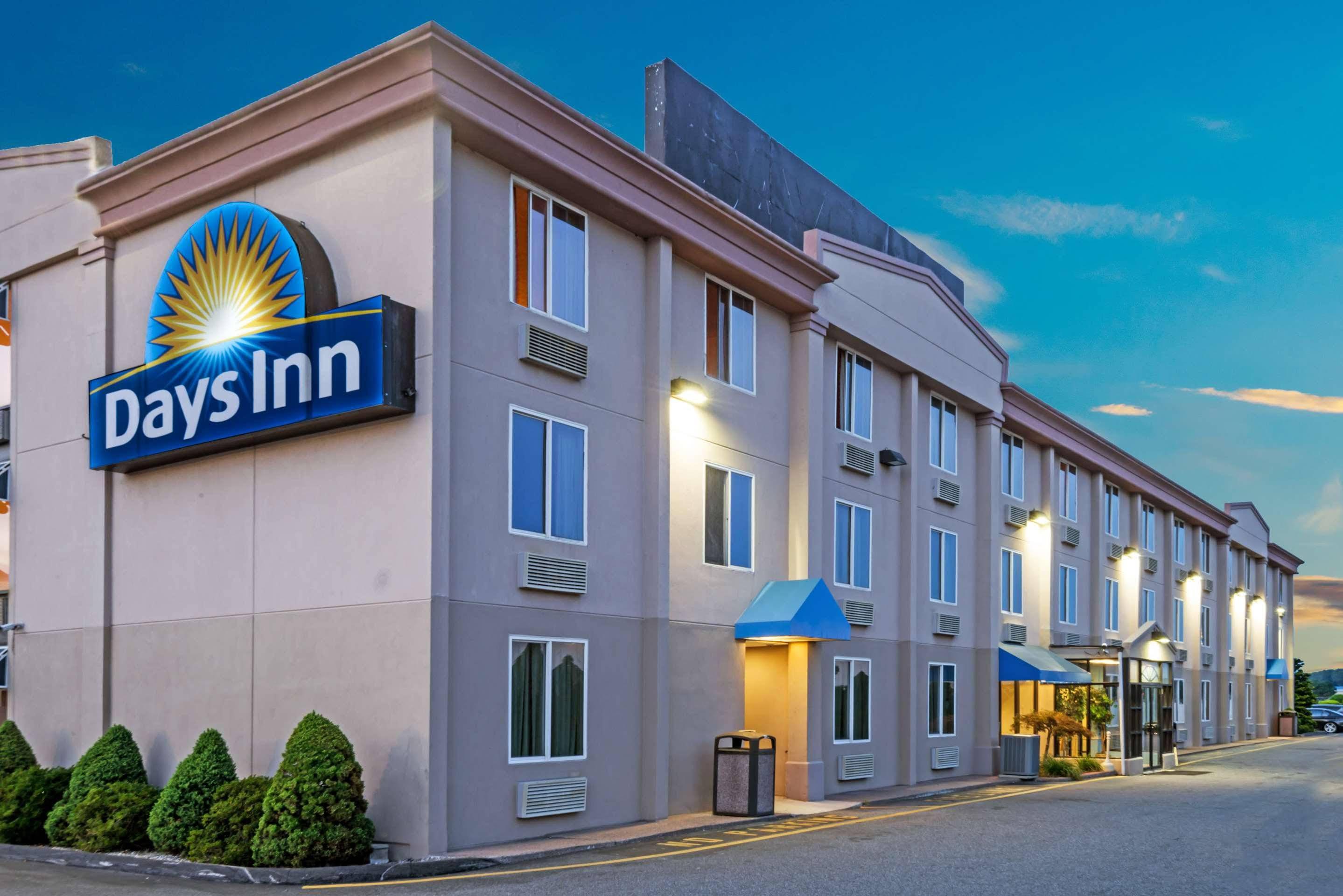 Days Inn By Wyndham Hartford/Closest Downtown Exterior foto